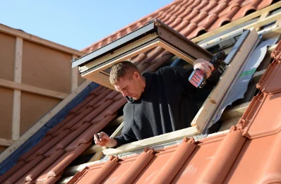 Pose de fenêtres de toit Velux à Tolla